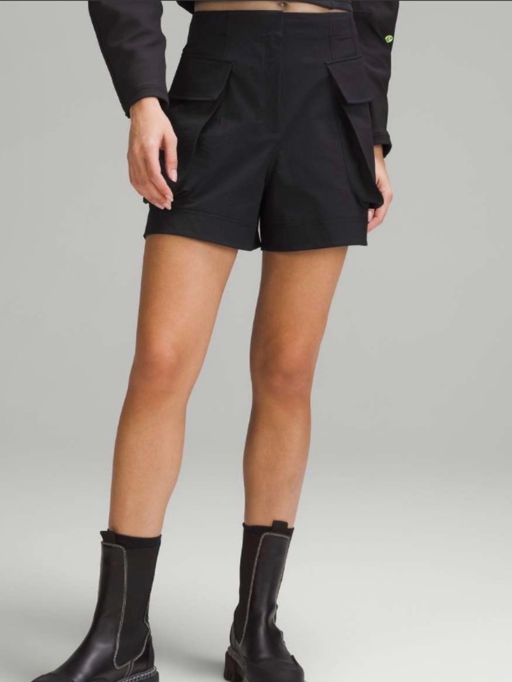 Lululemon Relaxed-Fit Super-High-Rise Cargo Short 4"
